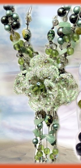 creare collane perline bigiotteria fai da te perle ciondolo fiore con perline cristalli pietre perlati di vetro cerati rinascimentali