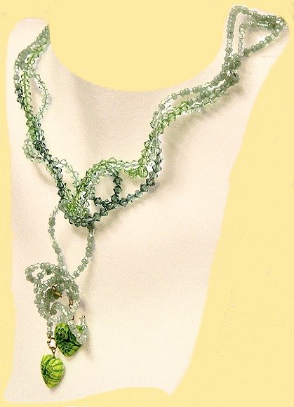 cuoricini murrine perline collana fai da te Swarovski cristalli sfumature verdi conterie alabastro fili ondulati