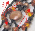 step 1 intreccio braccialetto di perline e pietruzze