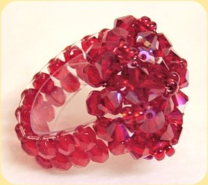 creare anello perline cristalli colore rosso rombetti da 5 mm sfaccettate 4 mm