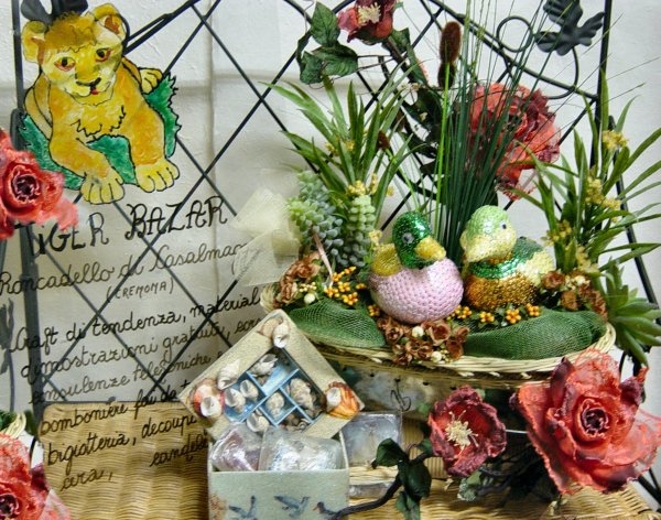 vetrina Tiger Bazar craft di tendenza, materiali, consulenze telefoniche bomboniere fai da te bigiotteria decoupage candele