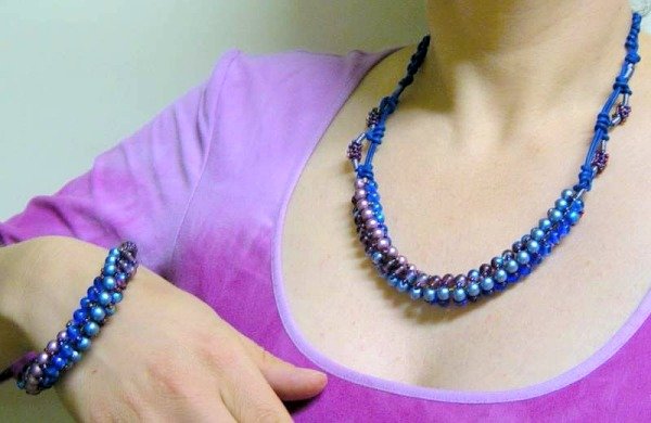 blu celeste viola lilla perline creazione collana torchon braccialetto fili di pelle