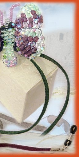 idee fai da te fettucce pelle bigiotteria per creare ciondoli bijoux farfalle perline, catenine e catenelle occhiali