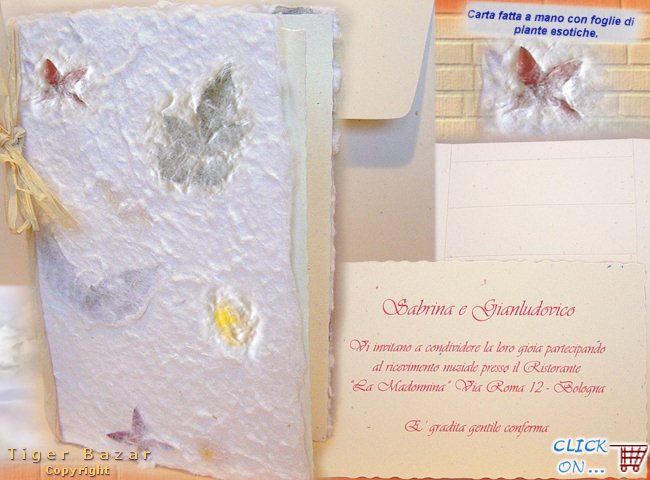 cartoncini di carta fatta a mano naturale con foglie petali per partecipazioni nozze artigianali invito bigliettini busta