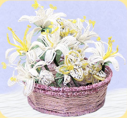 creare perline orchidee gigli lilium bianchi gialli foglie verde chiaro cestino di perle rosa antico