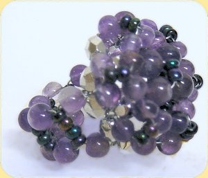 come fare anello perline semipreziose viola ametista cristalli argento conterie metalliche colore uva