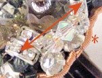bordo metallico per l'anello di perline e cristalli