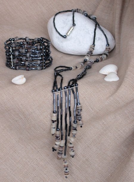 creazioni collana bracciale perle di conchiglia baguettes perline ematite utilizzo barrette distanziatrici chiusura magnetica